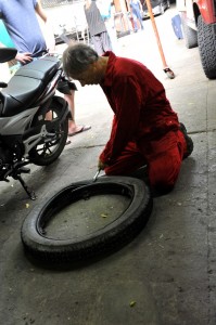 Dirk fixing the tire