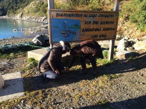 Marjolein and Angela putting their rock as a symbol at the end of the Carretera Austral