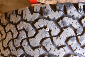 01 Screw in tire