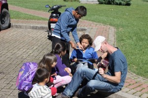 03 Playing music with kids in Salto